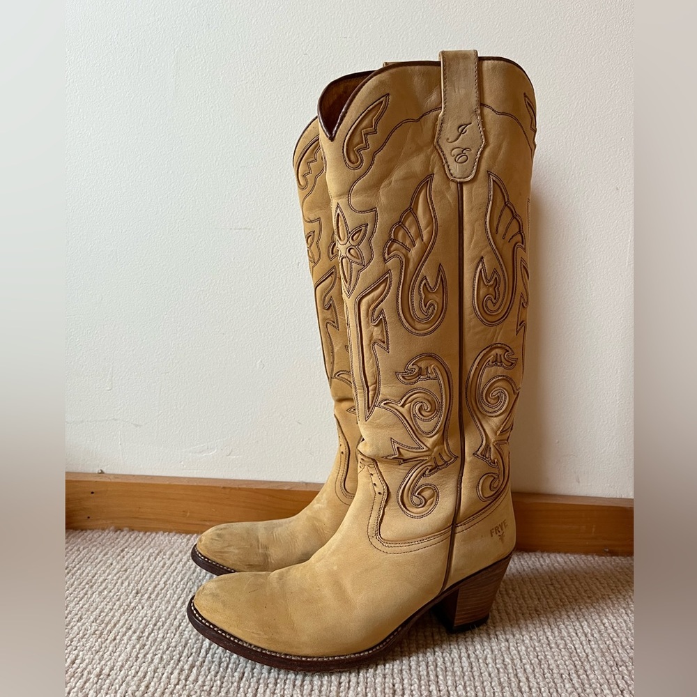 Limited Edition Jennifer Estes Frye boots - size 6 fits more like 6.5